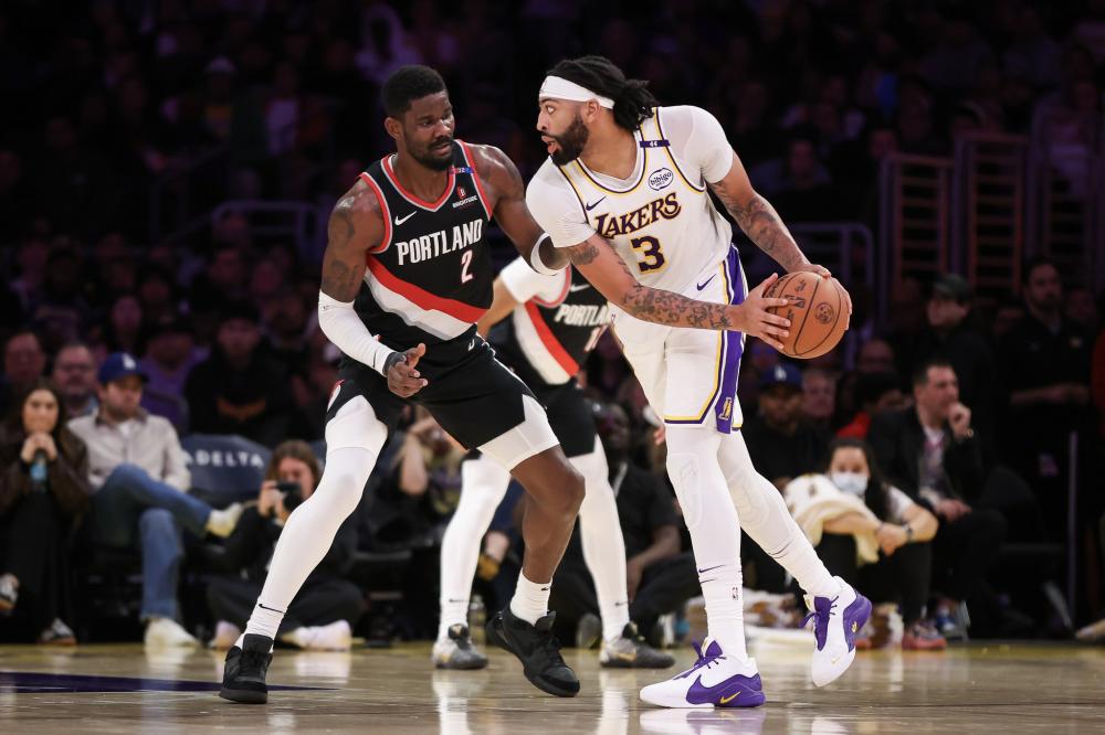 篮球场上的 篮球场上的